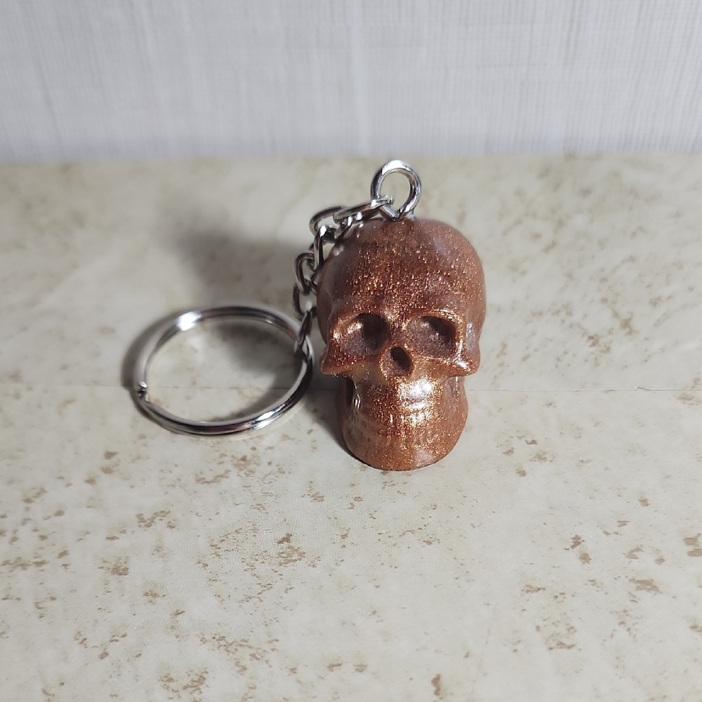 Skull Keychain ( brown )